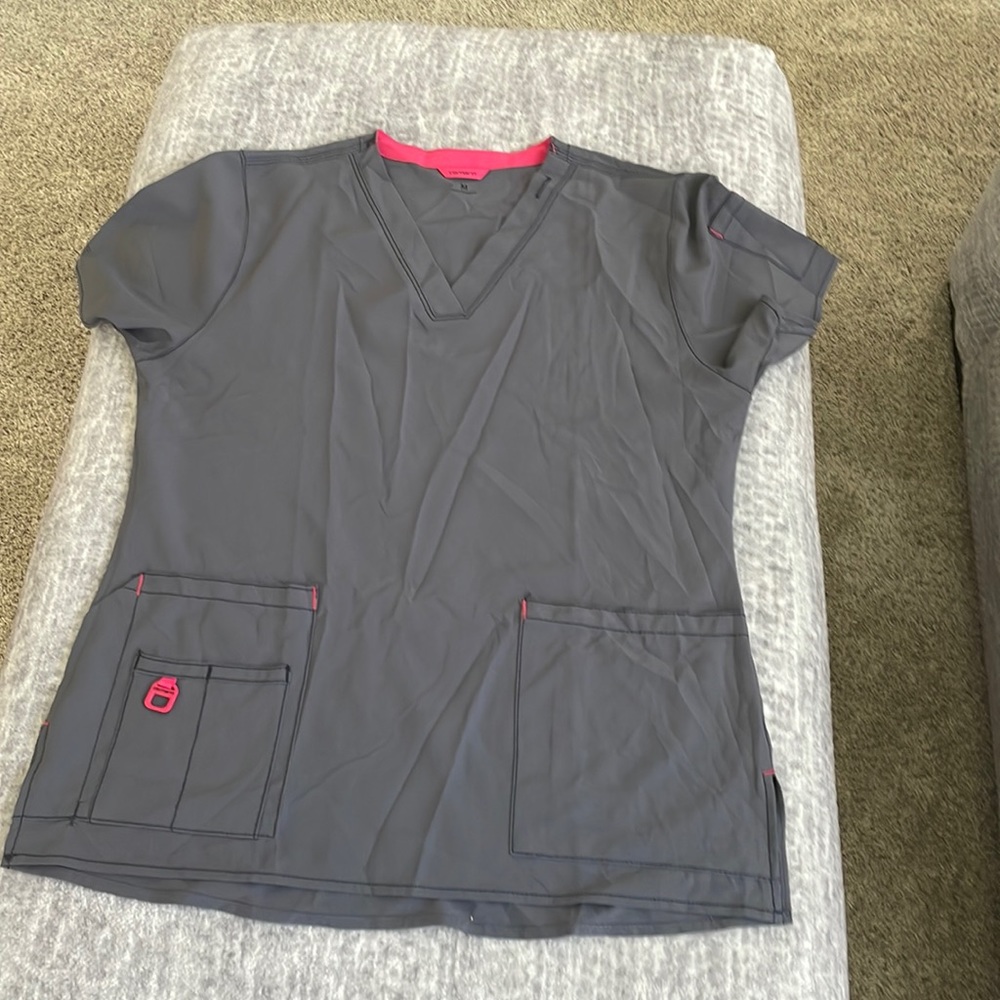 Womens carhartt scrub top